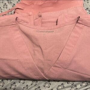 Scrubs set Rose in good condition hardly worn